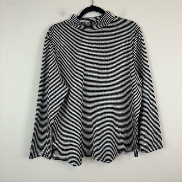 Chico's Zynergy | Black and Gray Stiped Mock Neck Tunic Size 20/22 (Chico's 4) - Picture 1 of 4